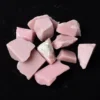 Sbe4cbf2bbfdf4e98a84fb05fc12e3784c.webp Lot de 100g de pierres naturelles irrégulières en opale rose